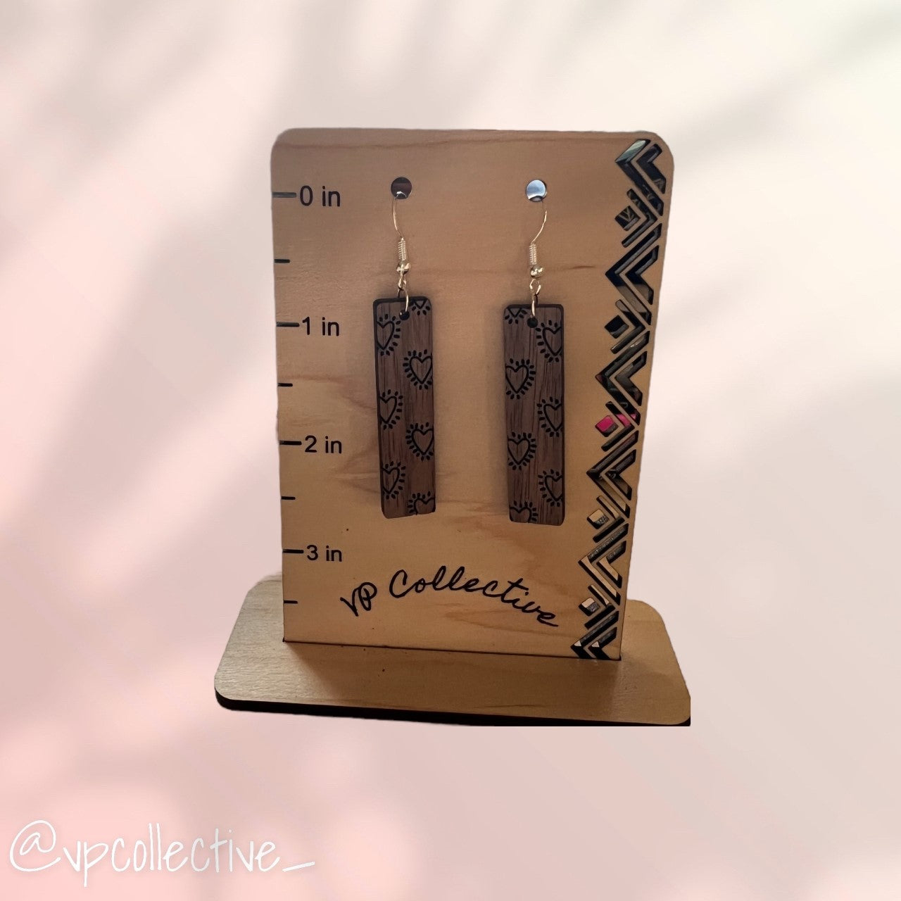 Shining Heart Panel Earrings - Walnut